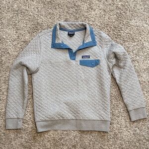Patagonia Gray Quilted Pullover with Blue Trim